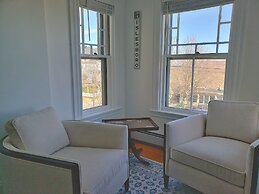 Sand Bar Cottage Inn