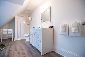 Sand Bar Cottage Inn