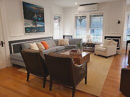 Sand Bar Cottage Inn