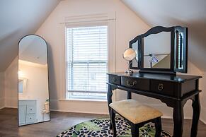 Sand Bar Cottage Inn