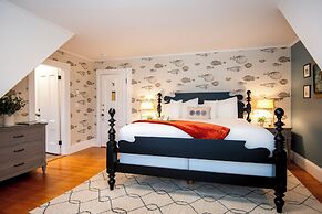 Sand Bar Cottage Inn