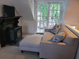 Sand Bar Cottage Inn