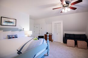 Sand Bar Cottage Inn