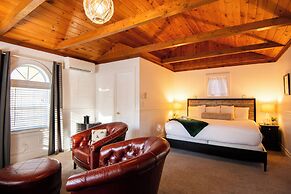 Sand Bar Cottage Inn