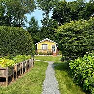 Sand Bar Cottage Inn