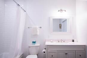 Sand Bar Cottage Inn