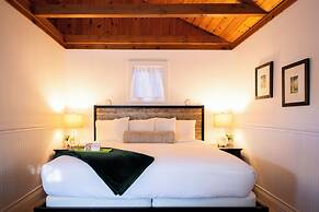 Sand Bar Cottage Inn