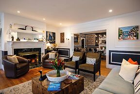 Sand Bar Cottage Inn