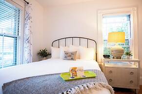 Sand Bar Cottage Inn