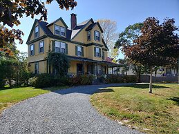 Sand Bar Cottage Inn