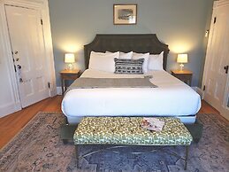 Sand Bar Cottage Inn