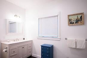 Sand Bar Cottage Inn