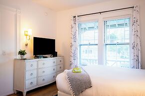 Sand Bar Cottage Inn