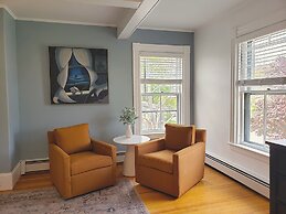 Sand Bar Cottage Inn