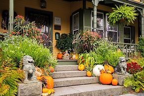 Sand Bar Cottage Inn