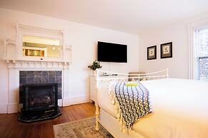 Sand Bar Cottage Inn