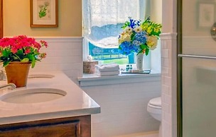 Golden Plough Inn At Peddlers Village