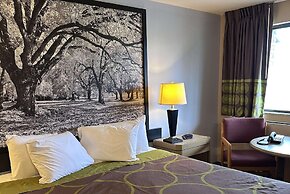 Super 8 by Wyndham Vancouver East