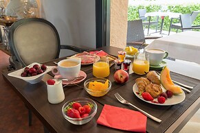 The Originals Relais, Hôtel Restaurant Les Coquelicots