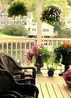 Harbour Towne Inn on the Waterfront