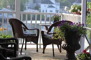 Harbour Towne Inn on the Waterfront