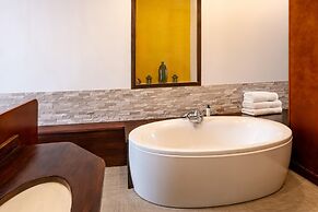 Best Western Plus La Rade