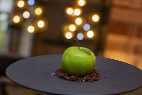 Le Suffren Hotel & Marina