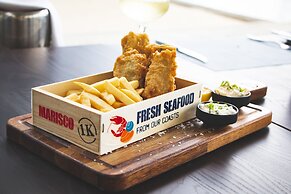 Le Suffren Hotel & Marina