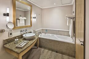 Le Suffren Hotel & Marina