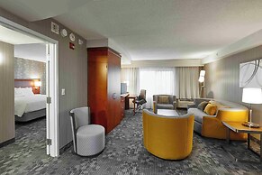 Courtyard by Marriott Toronto Brampton