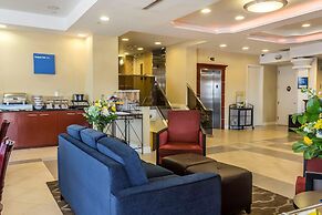 Comfort Inn & Suites LaGuardia Airport