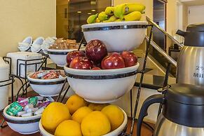 Comfort Inn & Suites LaGuardia Airport