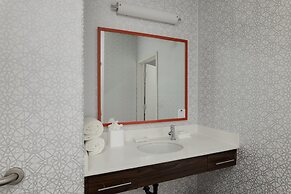 Hampton Inn & Suites Palmdale
