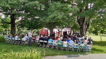 Maple Hill Farm Inn