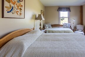 Maple Hill Farm Inn