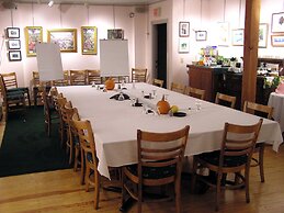 Maple Hill Farm Inn