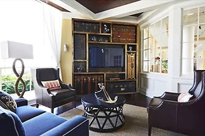 Port Royal Oceanfront Hotel