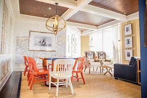 Port Royal Oceanfront Hotel