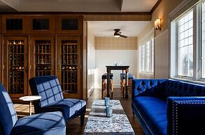 Madison Beach Hotel