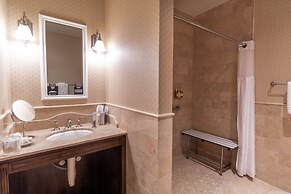 Madison Beach Hotel