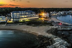 Madison Beach Hotel