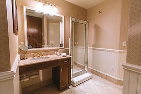 Madison Beach Hotel