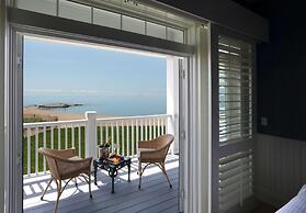 Madison Beach Hotel