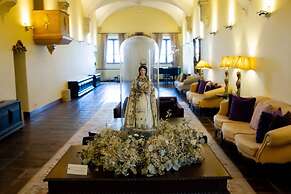 Convento do Espinheiro, Historic Hotel & Spa