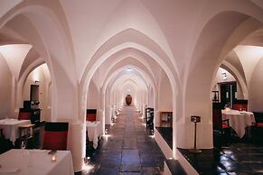 Convento do Espinheiro, Historic Hotel & Spa
