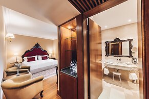 Convento do Espinheiro, Historic Hotel & Spa