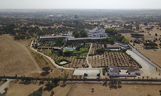 Convento do Espinheiro, Historic Hotel & Spa