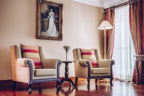 Convento do Espinheiro, Historic Hotel & Spa