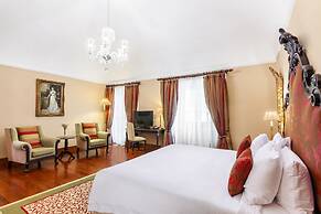 Convento do Espinheiro, Historic Hotel & Spa