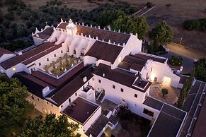 Convento do Espinheiro, Historic Hotel & Spa